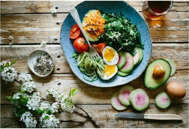 The Beginner’s Guide to Holistic Nutrition: A Simple Approach!